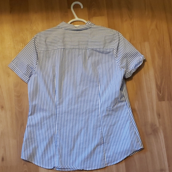 Blue and White Button Down Top - Picture 4 of 4